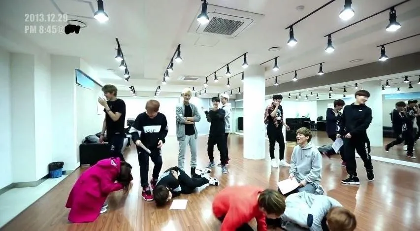 Banyak yang yakin kalau A dulu adalah trainee di SM © koreaboo.com