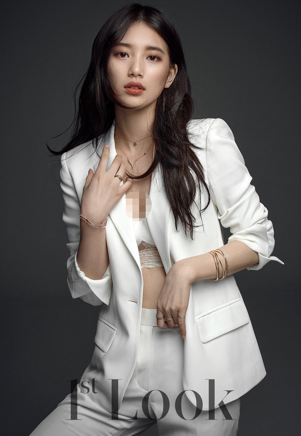 FOTO Pamer Belahan Dada Suzy Miss A Tampil Hot Menggiurkan