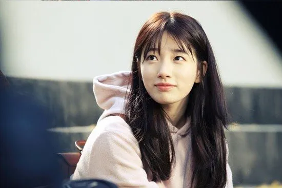 Suzy Miss A yang super cantik dalam Uncontrollably Fond. ©hancinema.net