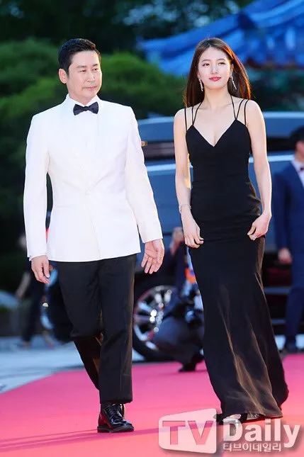 Suzy Miss A dan Shin Dong Yup dalam red carpet 52nd Baeksang Arts Awards. ©TV Daily