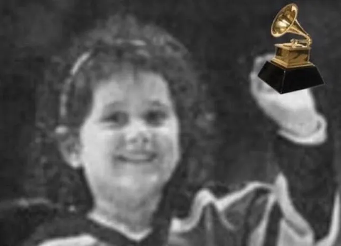 Selebrasi menang Grammy ala Ariana Grande © instagram.com/arianagrande