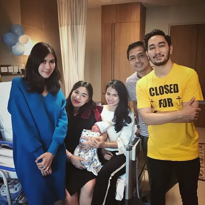 © instagram.com/ade_govinda