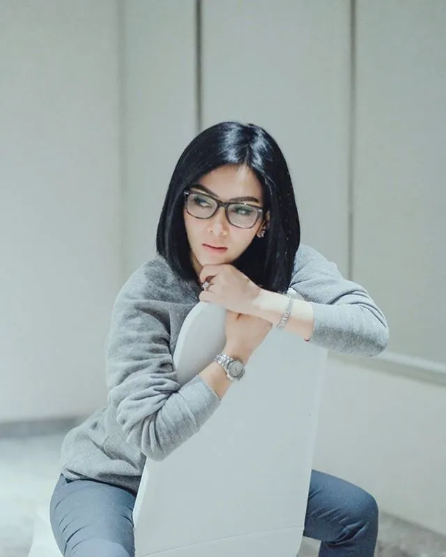 Karir Sukses Syahrini