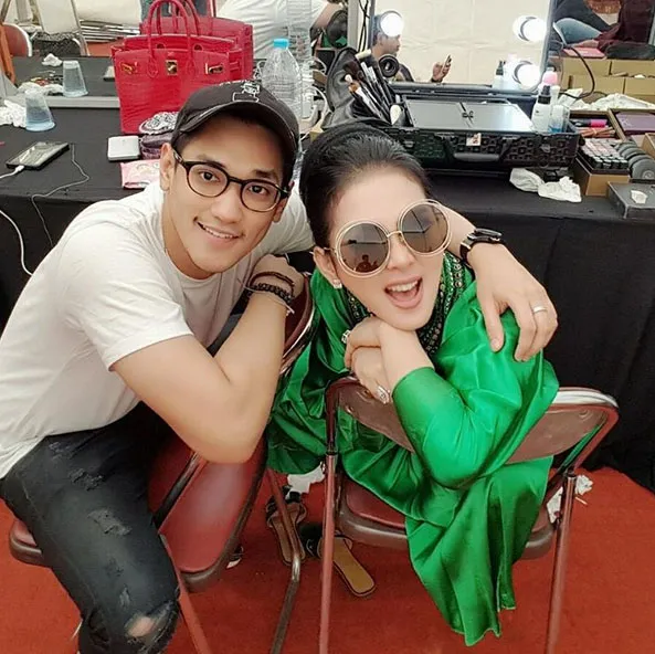 Afgan dan Syahrini terlihat akrab © Instagram.com/princessyahrini