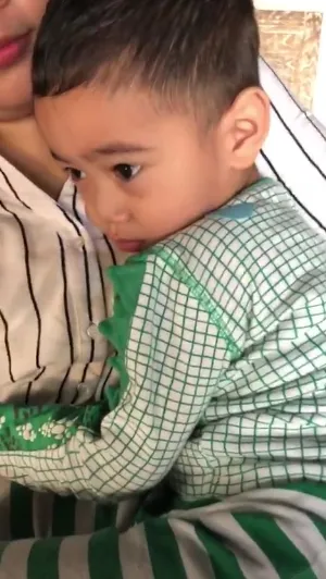 Rafathar terus menempel seperti koala ©instagram/bubahalfian