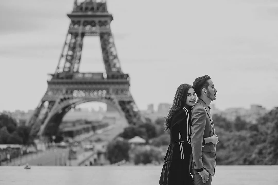 Kemesraan Syahnaz dan Jeje pemotretan sekaligus liburan bareng. /©instagram.com/syahnazs