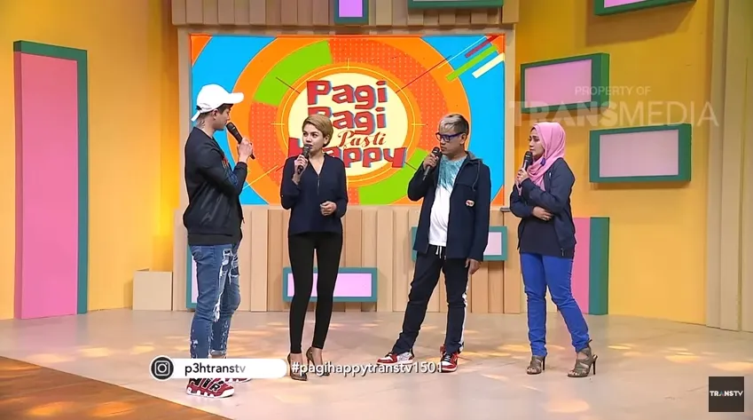 Nikita dan Lee sebut soal pacar Syahrini yang kaya ©youtube/transtv