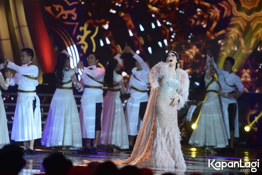 Penampilan Syahrini di SCTV. ŠKapanLagi.com/Bayu Herdianto