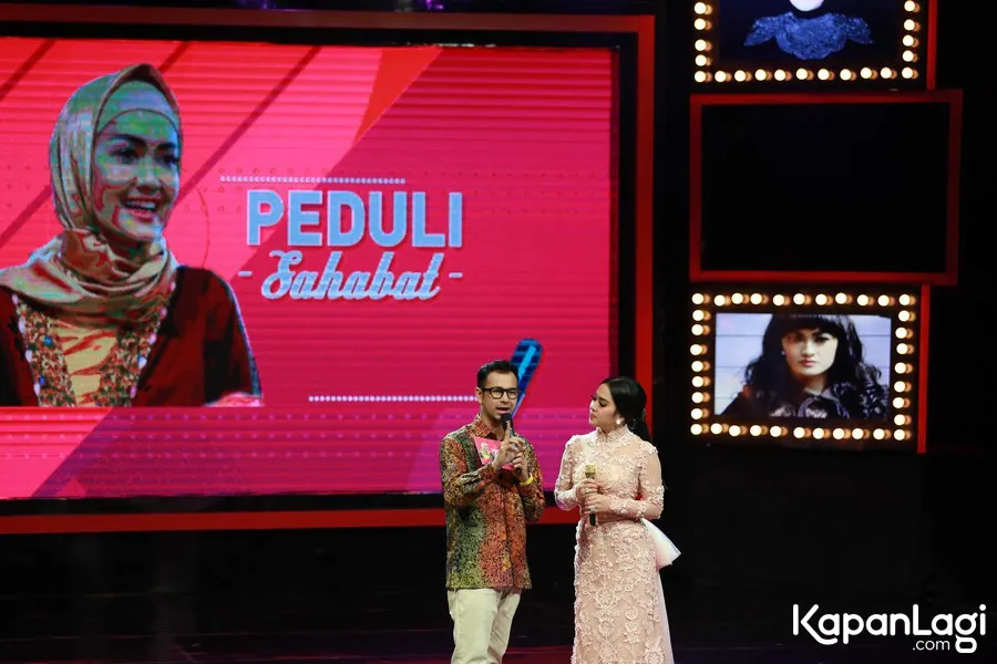 Syahrini juga sangat peduli pada kondisi Julia Perez © KapanLagi.com®/Muhammad Akrom Sukarya