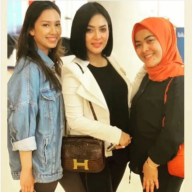 Syahrini dan netizen (credit: instagram/cinta_syahrini.reinobarack)