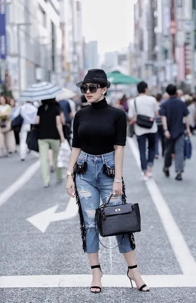 Belum lama ini, Syahrini tengah menikmati liburan di Jepang. /©instagram.com/princessyahrini