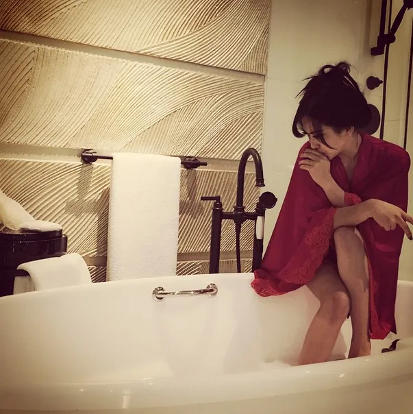 Syahrini tampil dengan busana minim / © Instagram