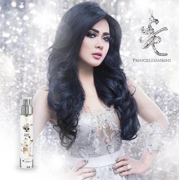 Syahrini juga lebarkan karir ke dunia bisnis dengan merilis merk parfum dan juga bisnis kue. /©instagram.com/princessyahrini