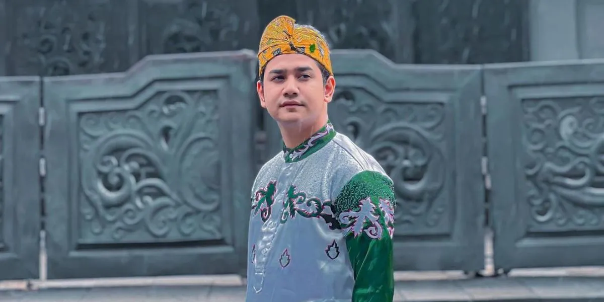 Syakir Daulay - Man Ana Yaa Saikhi