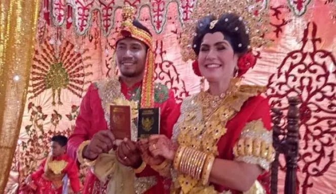 Sofya masuk Islam sebelum menikah dengan Rizal dan dipersunting dengan mahar yang cukup murah © My News Hub