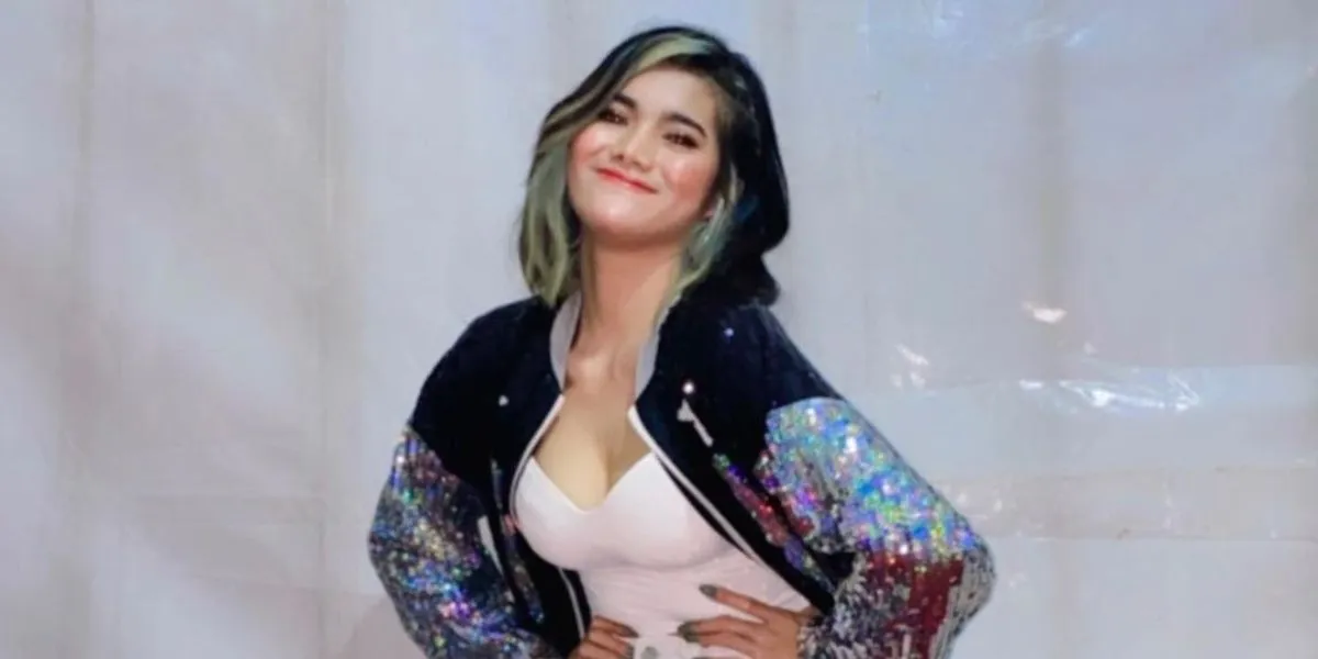 Anita Kaif - Lagi Sayang-Sayangnya