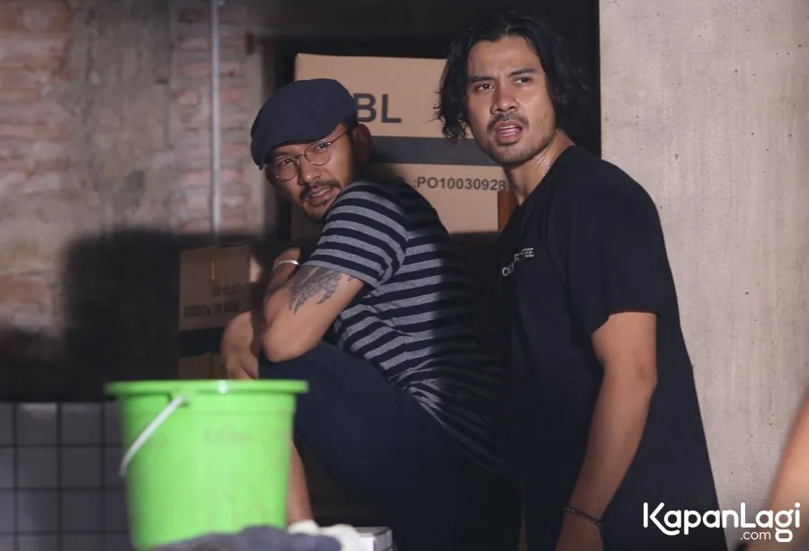 Chicco Jerikho dan Rio Dewanto menyumbang suara dalam soundtrack FILOSOFI KOPI 2 © KapanLagi.com®/Agus Apriyanto