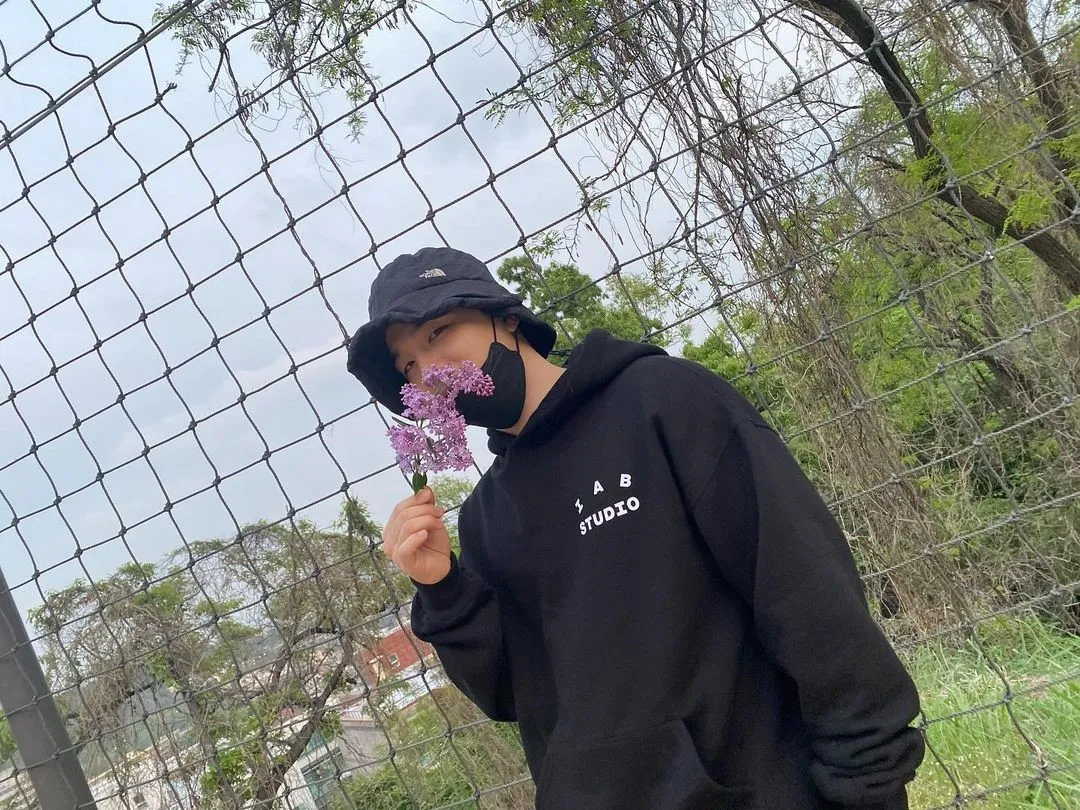 instagram.com/__youngbae__