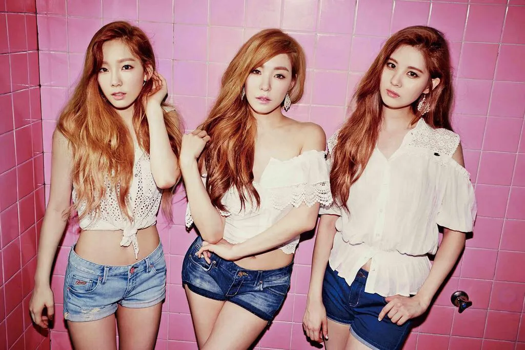 Melanjutkan kontrak bersama, trio Girls Generation akan segera comeback dengan track andalan Holler @fanpop.com