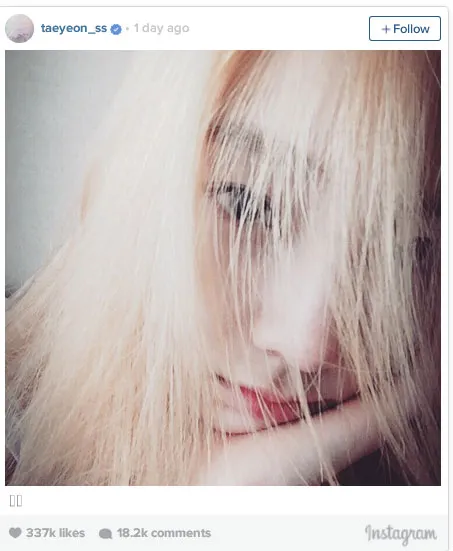 Penampilan baru Taeyeon Girls Generation dengan rambut blonde. ©koreaboo.com