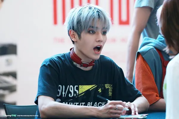 Taeyong saat berinteraksi dengan penggemar di acara fansign NCT © Taeyong Time