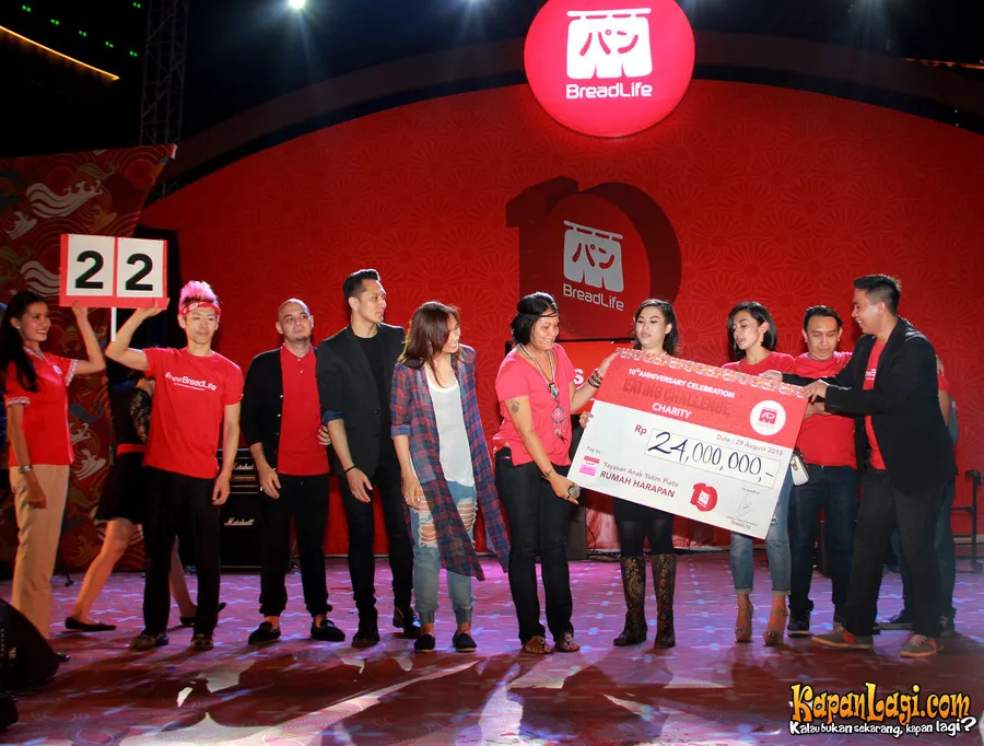 Para peserta Eat Challenge untuk acara amal © KapanLagi.com®/Muhammad Akrom Sukarya