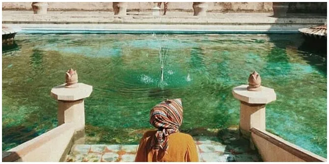 Taman Sari merupakan salah satu dari sekian banyak tempat wisata bersejarah yang ada di Yogyakarta.