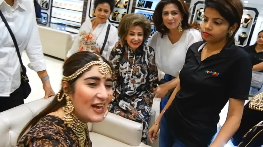 © youtube/tanianadiraofficial