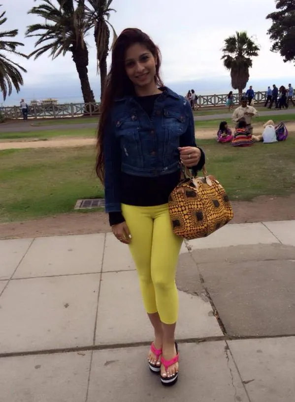 Ini dia gaya fashion Tanishaa Mukherjee di LA, cantik? @twitter.com/TanishaaMukherjee