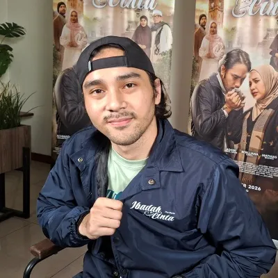 Tantangan Perankan Pemuda Agnostik, Achmad Megantara Totalitas di 'IBADAH DAN CINTA'