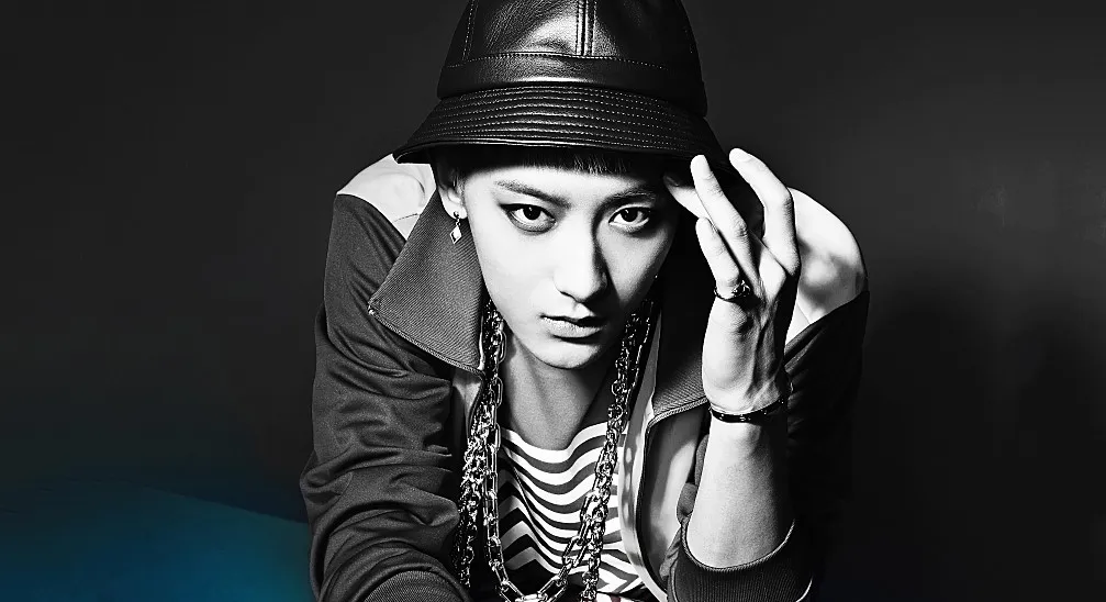 Tao kabarnya menerima kontrak untuk jadi ambasador games ponsel di China. ©koreaboo.com