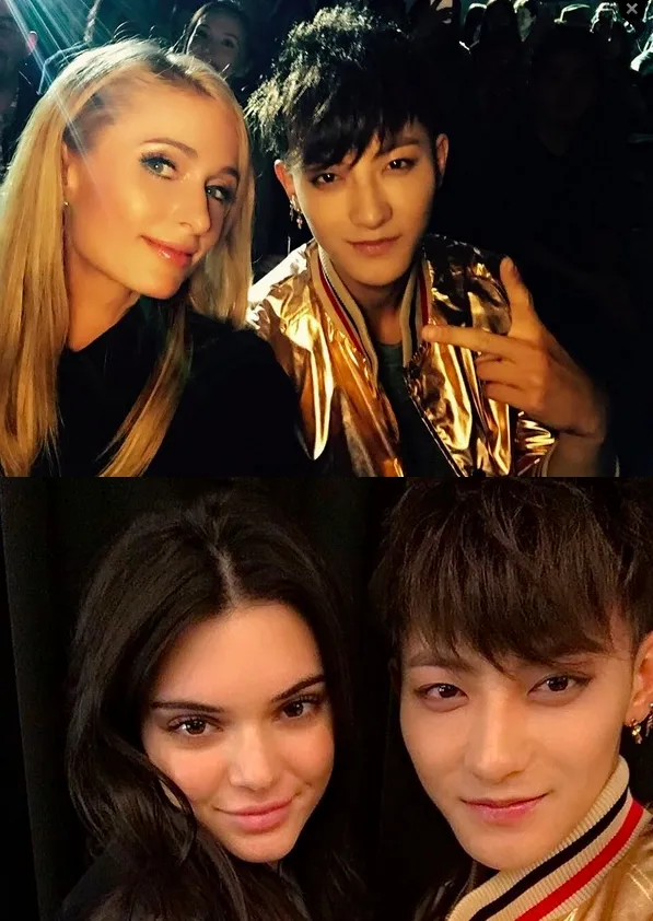 Tao saat selfie bareng Paris Hilton dan Kendall Jenner. © kpopstarz.com