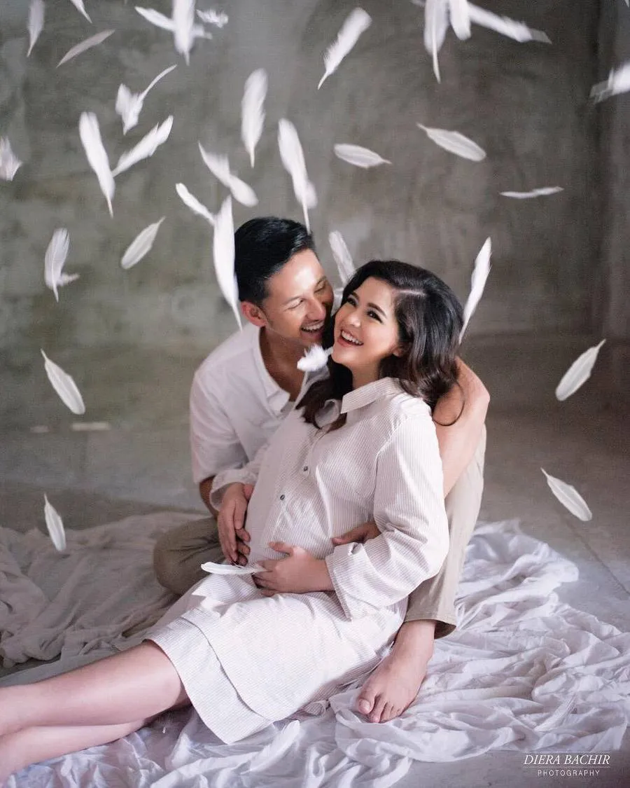 Tasya Kamila dan Randi Bactiar Maternity Shot credit: instagram.com/tasyakamila; diearbachir