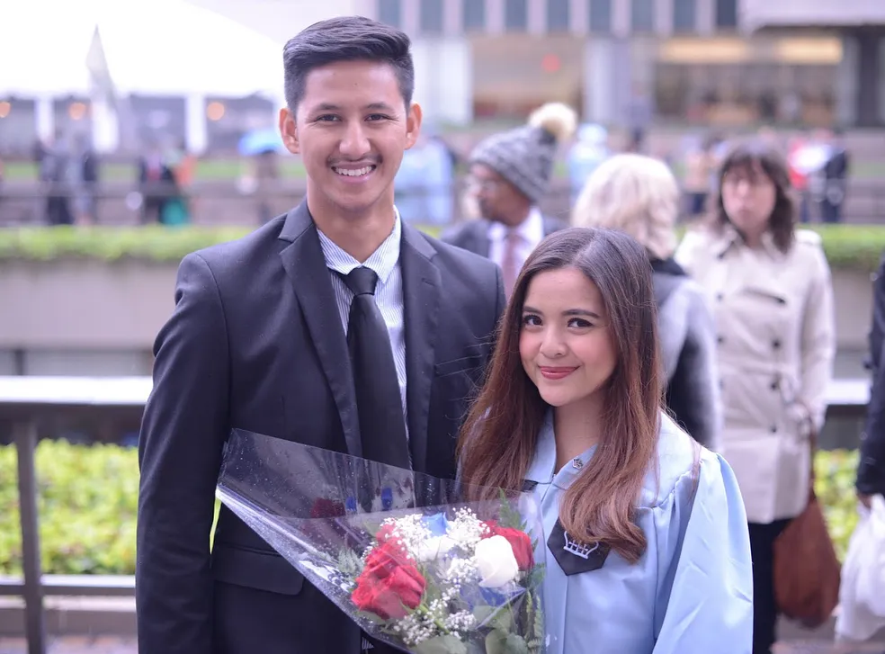 Wisuda S2 University of Columbia Bareng pacar credit: instagram.com/tasyakamila