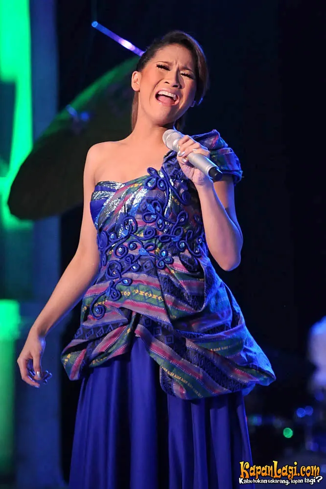 Tata mengaku masih suka laki-laki.