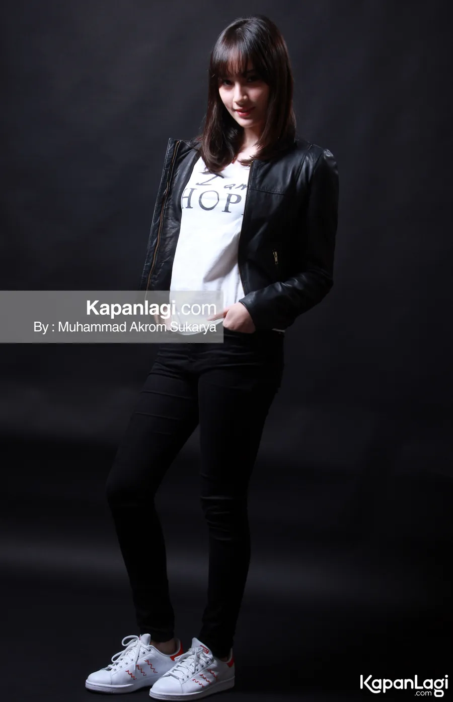 Tatjana Saphira harus membunuh mimpinya untuk membuat pertunjukan teater karena terkena kanker di I AM HOPE. ©KapanLagi.com/Muhammad Akrom Sukarya