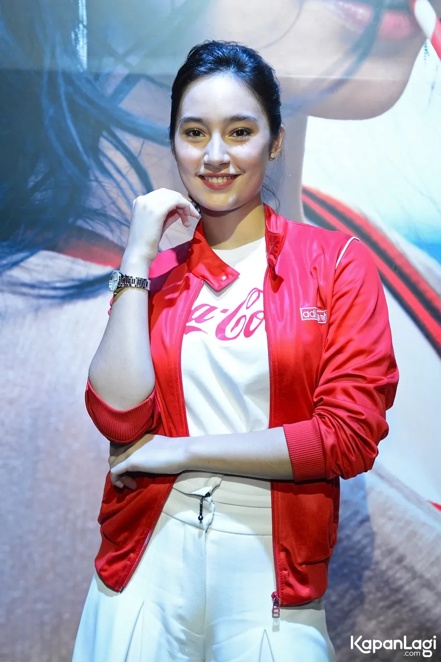 Tatjana Saphira ternyata sudah lama tak memakai kantong plastik saat belanja. ©KapanLagi.com/Bambang E Ros