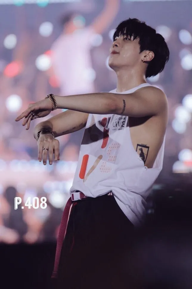 Tato Black Dog Jonghyun SHINee (Credit: Koreaboo.com)