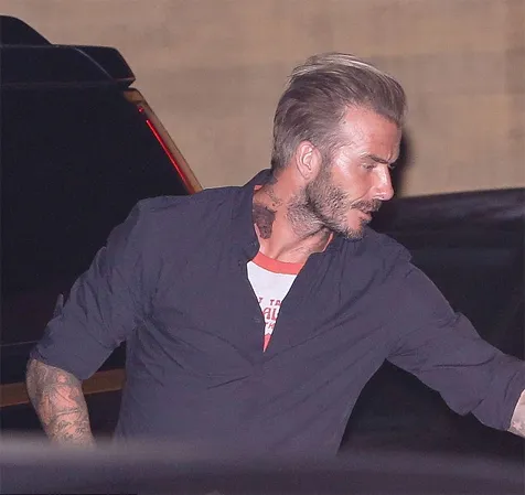 Tato baru David Beckham berada di leher bergambar kuda via: Dailymail.co.uk