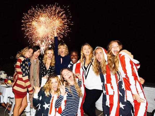 Taylor Swift's squad, isinya orang tenar semua! © instagram.com/taylorswift