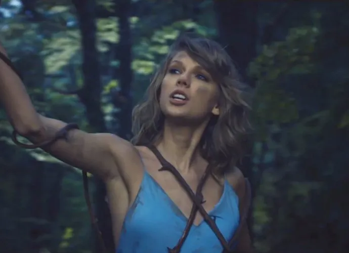 Salah satu scene di 'Out of the Woods' © Youtube/Taylor Swift VEVO