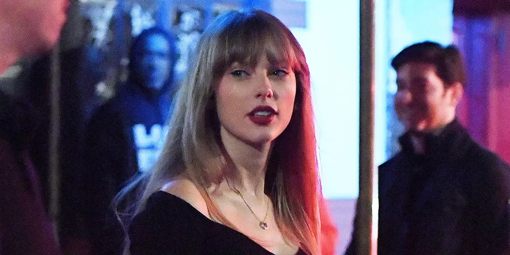 Taylor Swift - Check Out This View
