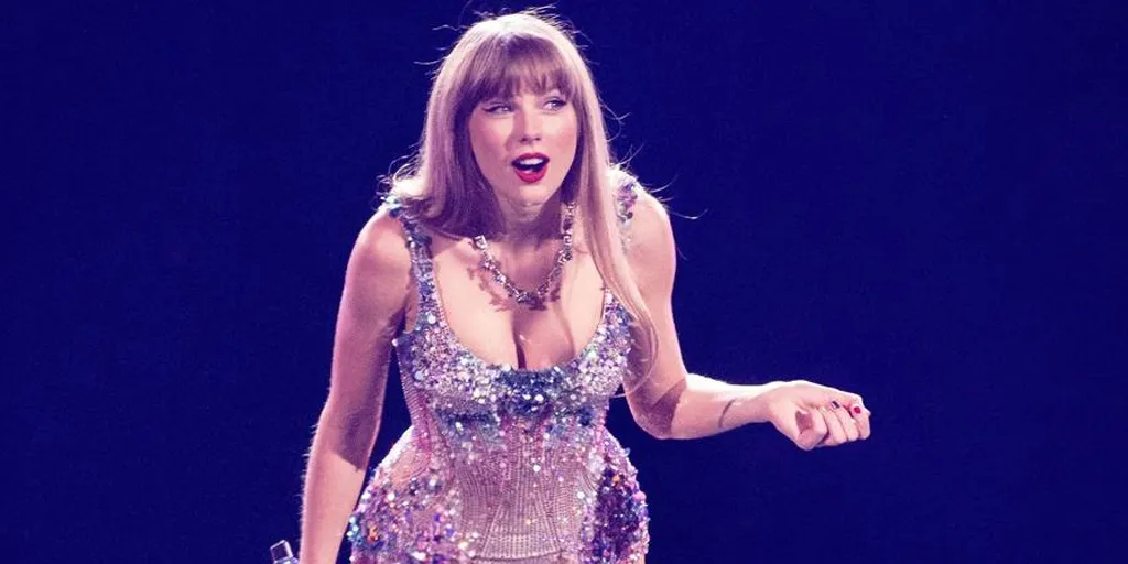 Taylor Swift - Christmas Tree Farm