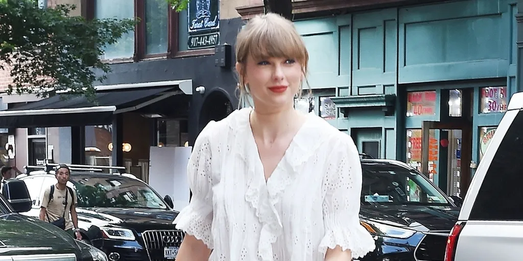 Taylor Swift - In The Pouring Rain