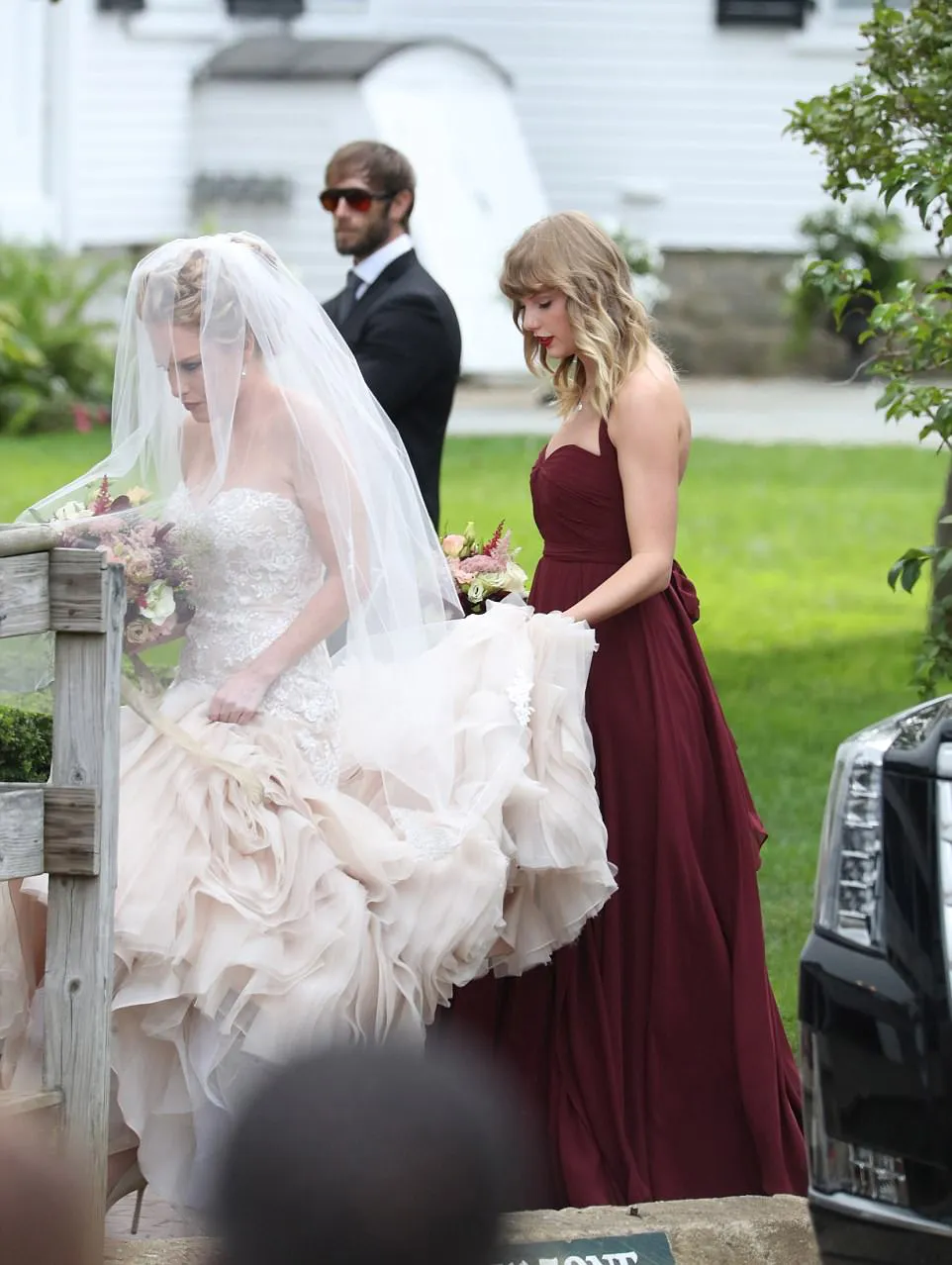 Taylor jadi bridesmaid, cantik! © dailymail.co.uk