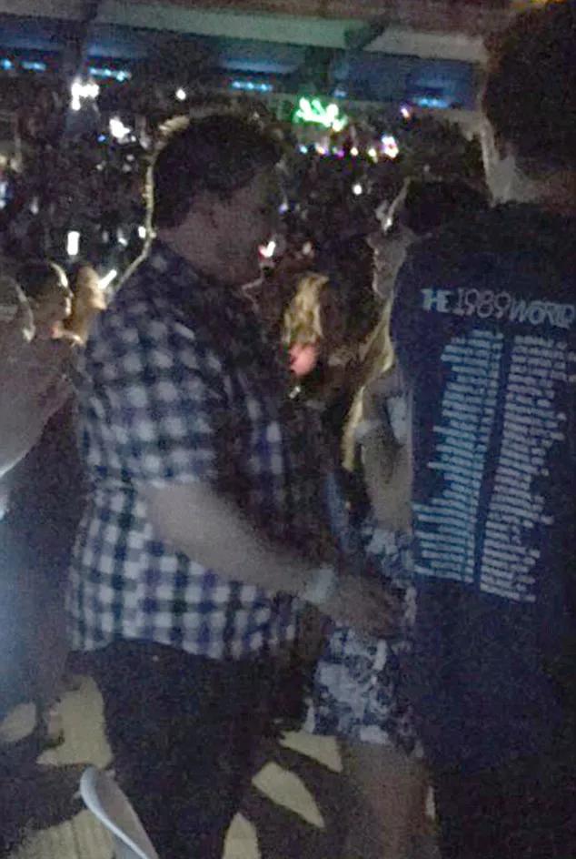 Inilah Wezzy, pria yang melamar kekasihnya © Twitter.com/Emily Rose