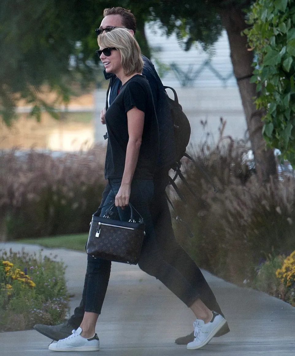 Taylor dan Tom kencan bareng © dailymail.co.uk