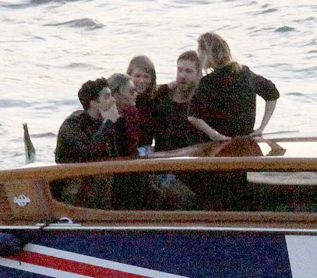 Taylor hangout bareng pacar dan mantan ©shutterstock.com