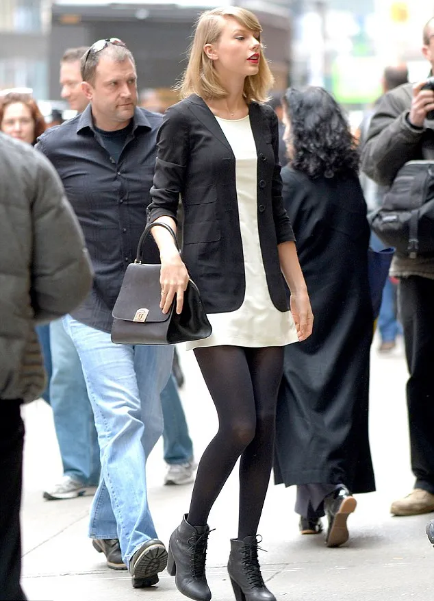 Taylor Swift @ dailymail.co.uk