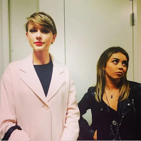 Taylor Swift dan Sarah Hyland @ instagram.com/taylorswift